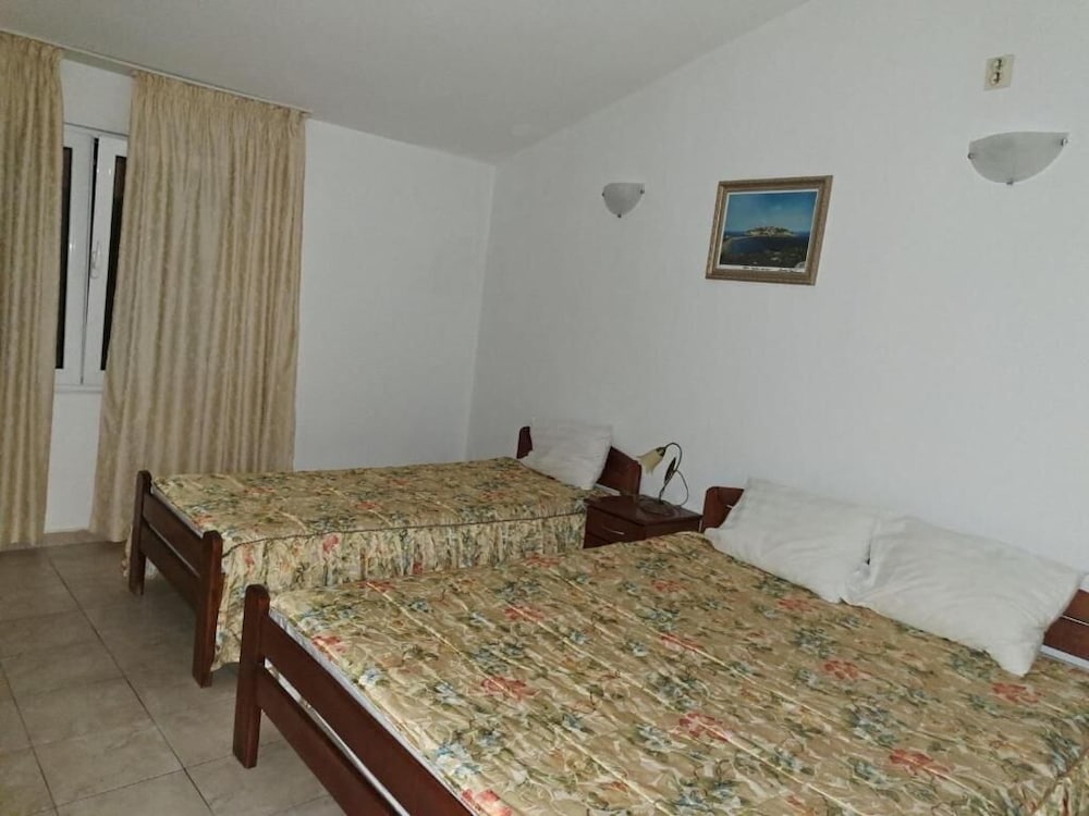 Gallery Apartment photo 3