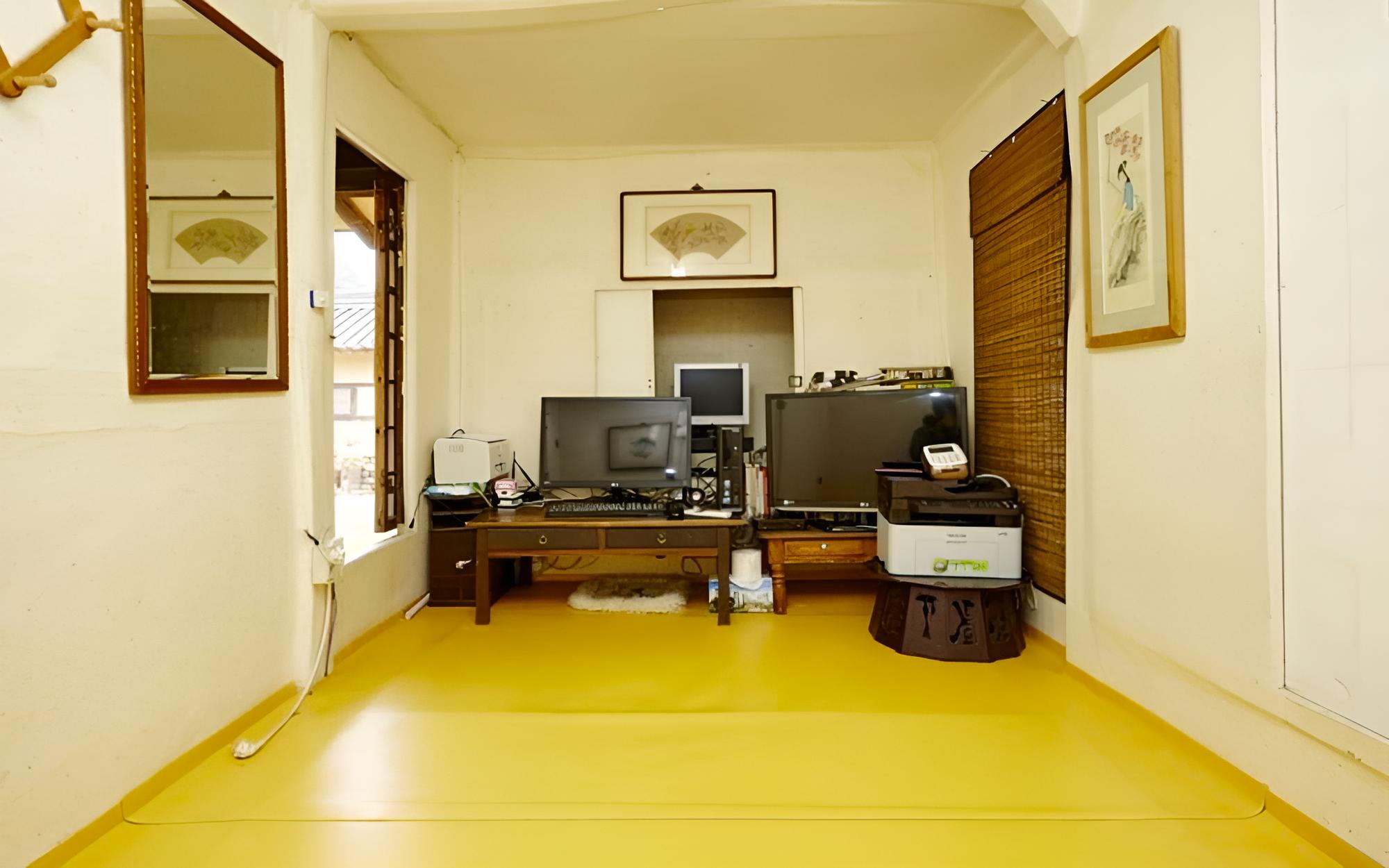 Room (Sarangchae large room + small room)
