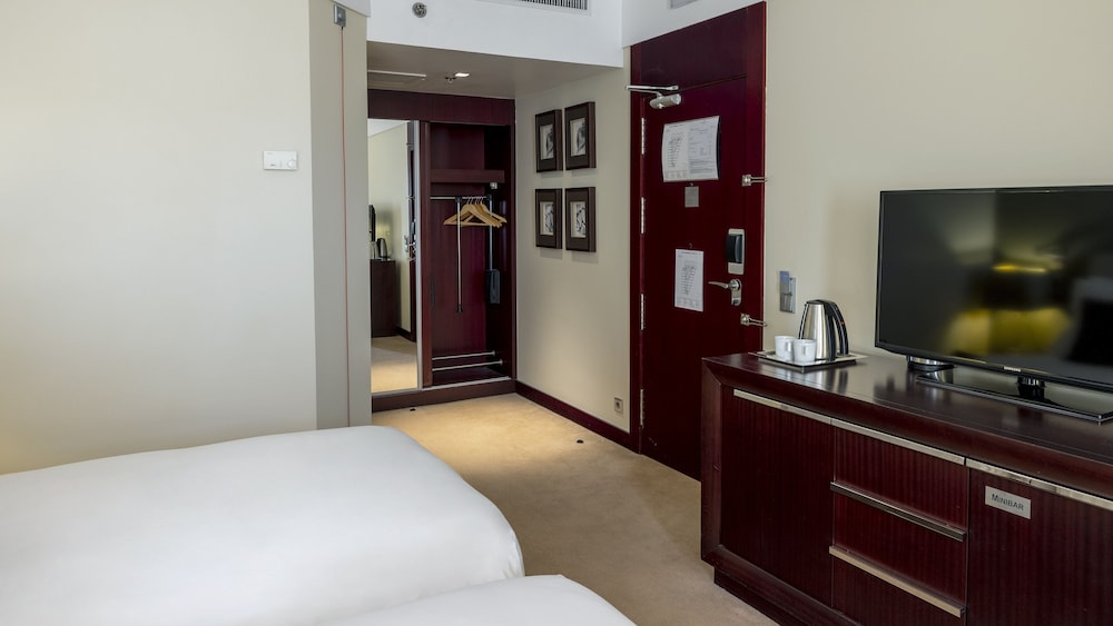 Standard Room, 2 Twin Beds, Accessible - Photo 4