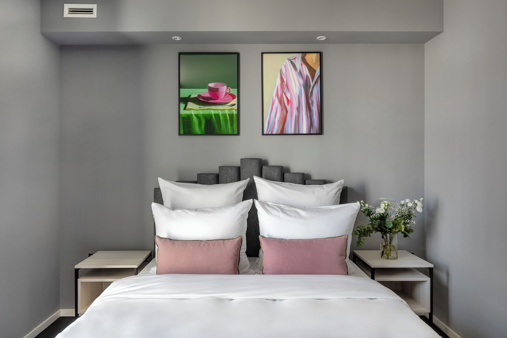 Medium Room