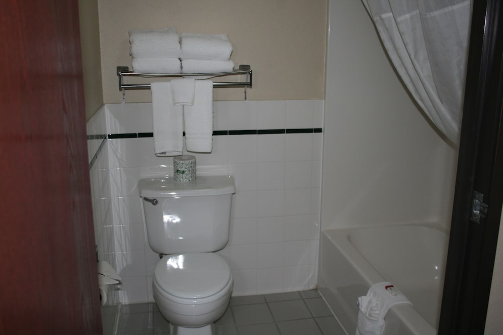 Room, 2 Queen Beds, Accessible, Non Smoking - Photo 2
