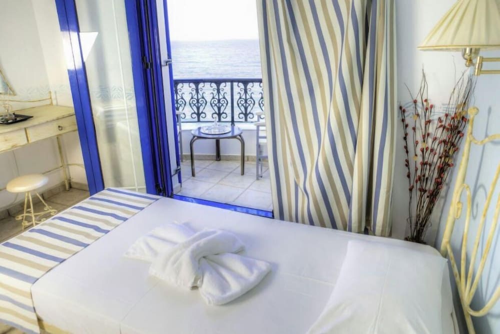 Double or Twin Room, Sea View photo 3
