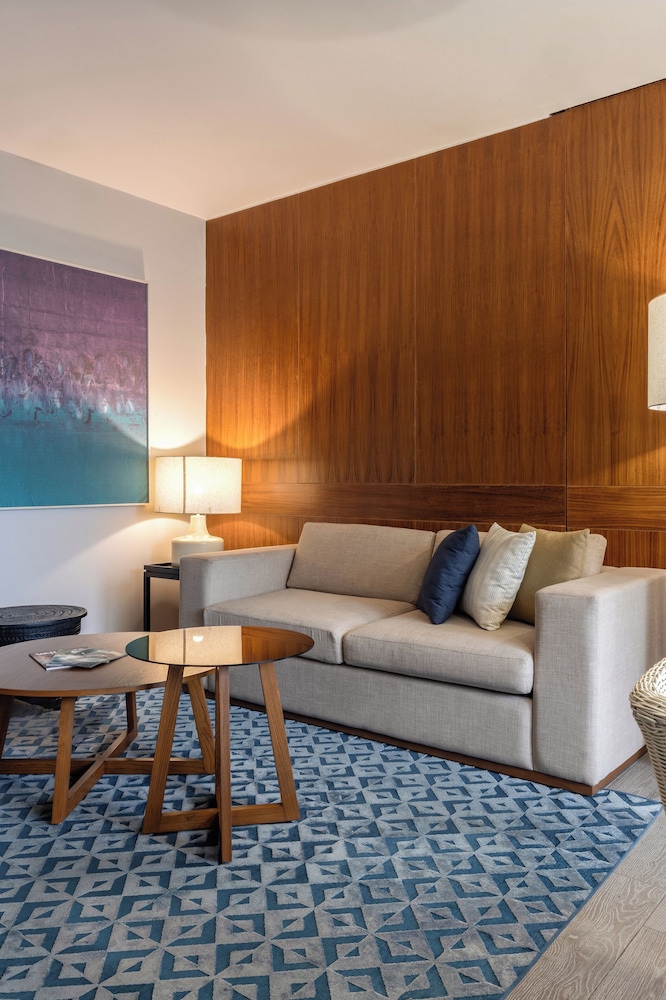 Lush Suite, Component 2 Bedrooms, 1 King Bed, Adults Only (Garden View) - Photo 8