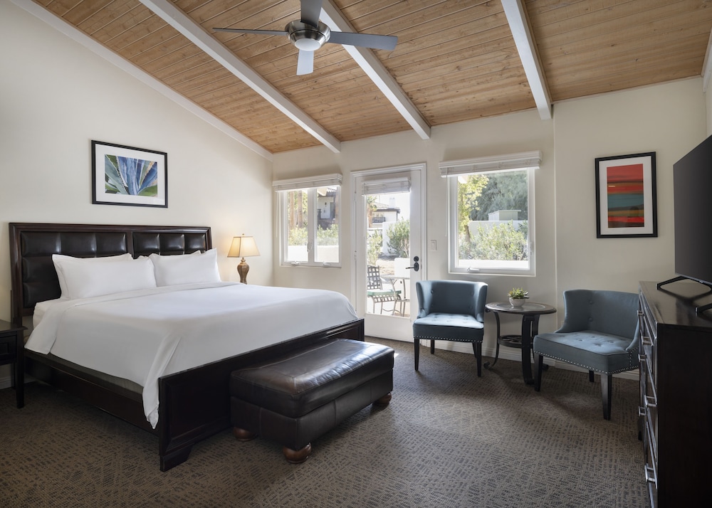 Standard Room, 1 King Bed (Deluxe Garden View - 1 King Bed)