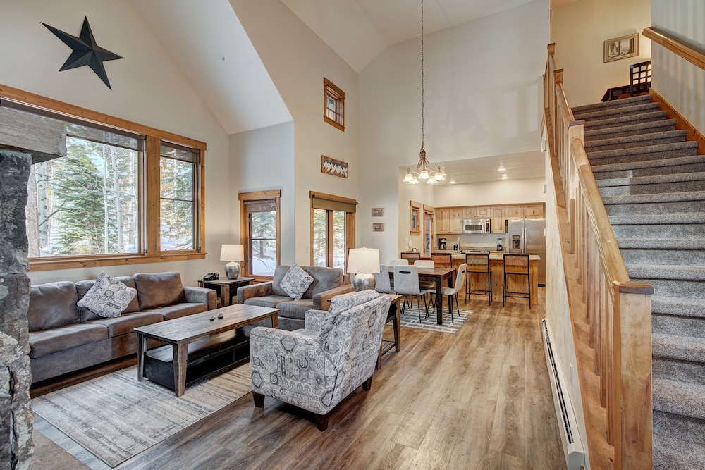 Condo, 3 Bedrooms