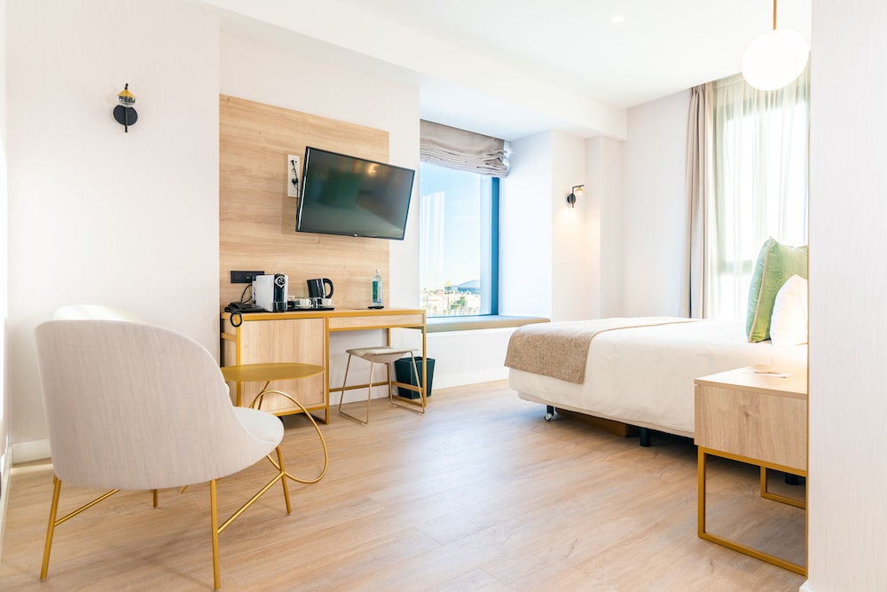 Deluxe Double Room - Photo 1