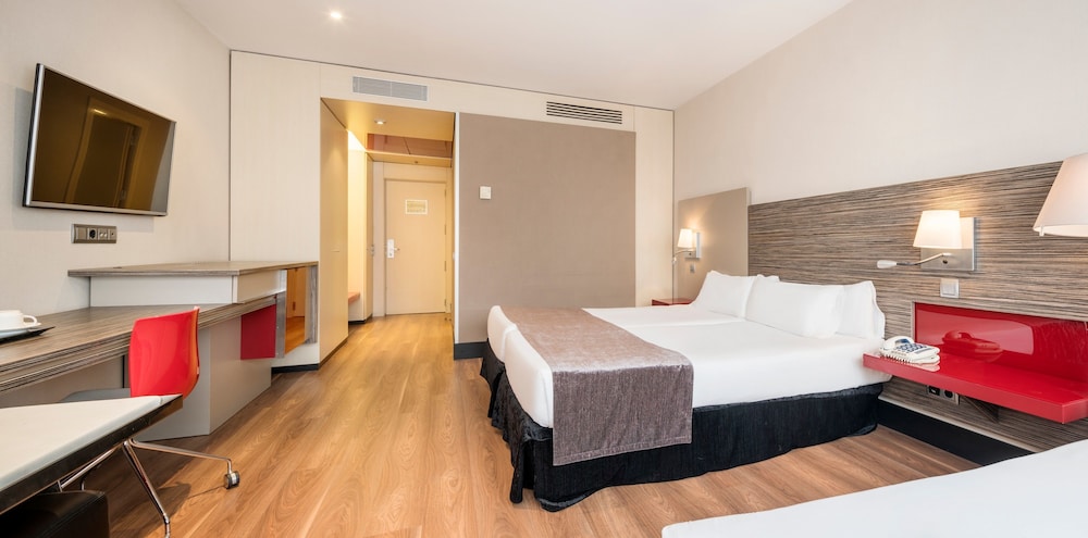 Triple room, 2 adults and 1 child photo 2