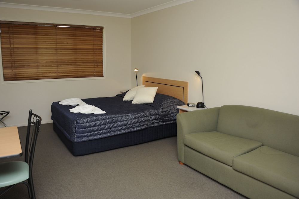 Deluxe Room (Q/Sofa), Non Smoking (Standard Deluxe Room)