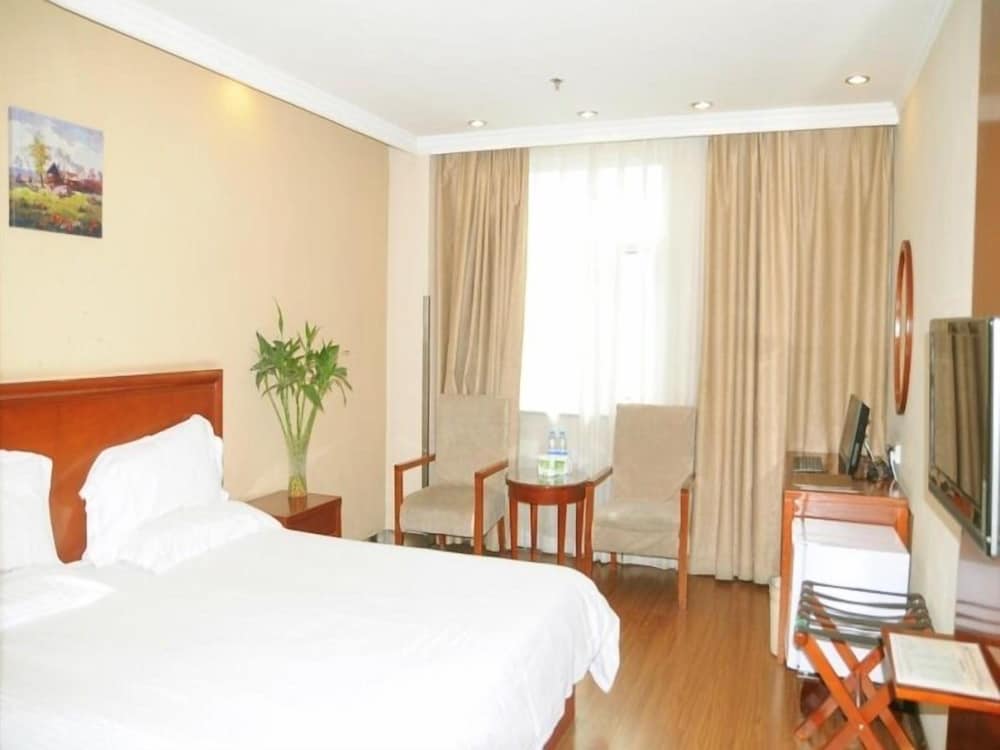 Deluxe Room, 1 King Bed