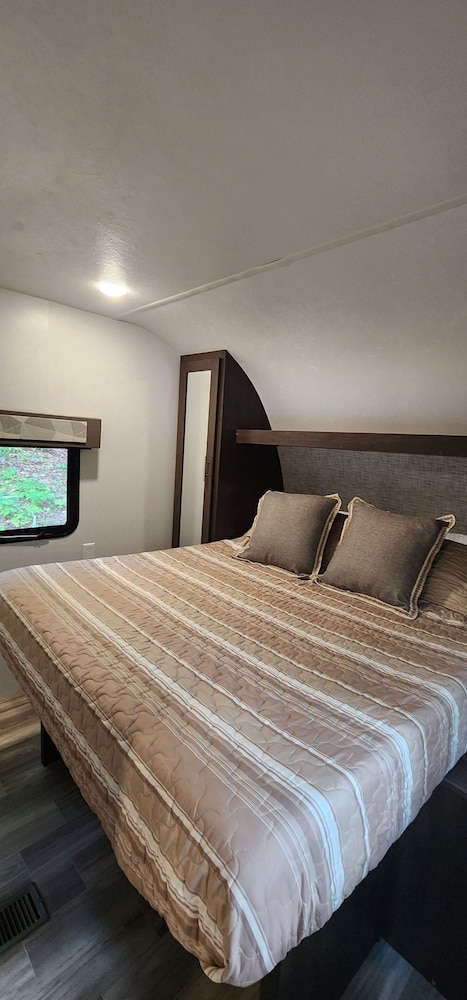 Superior Mobile Home, Multiple Beds, Private Bathroom, Resort View