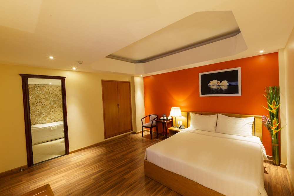 Deluxe Double Room, No Windows photo 3