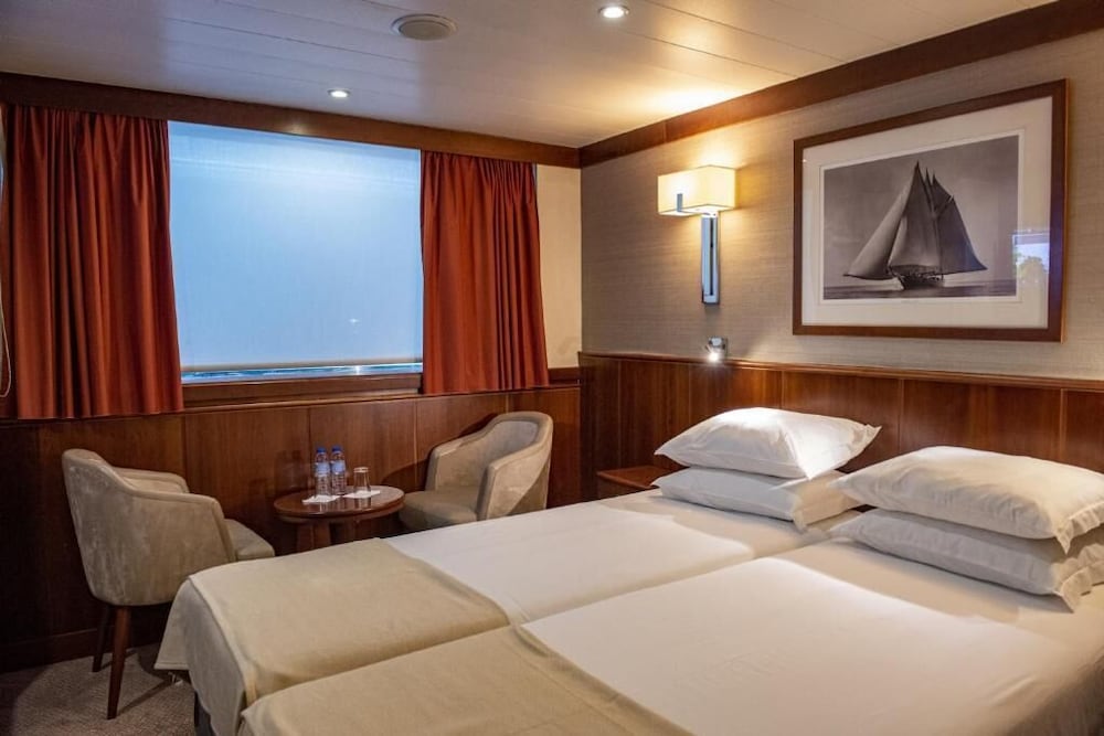 Superior Room, Patio, Marina View photo 3