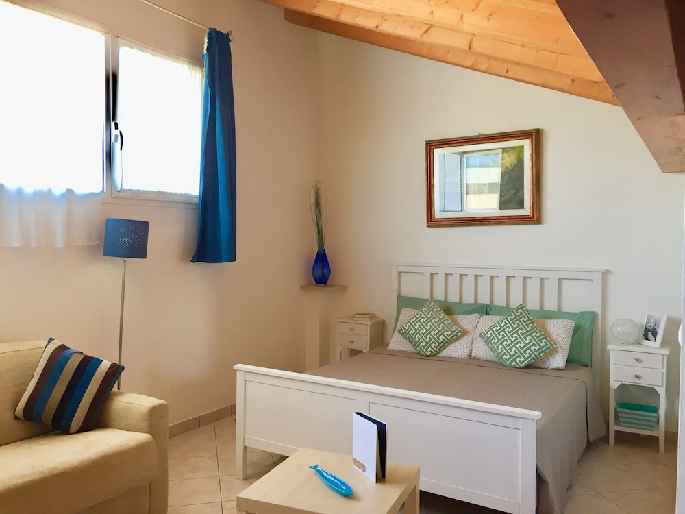 Family Room (2 adult + 2 children) photo 1