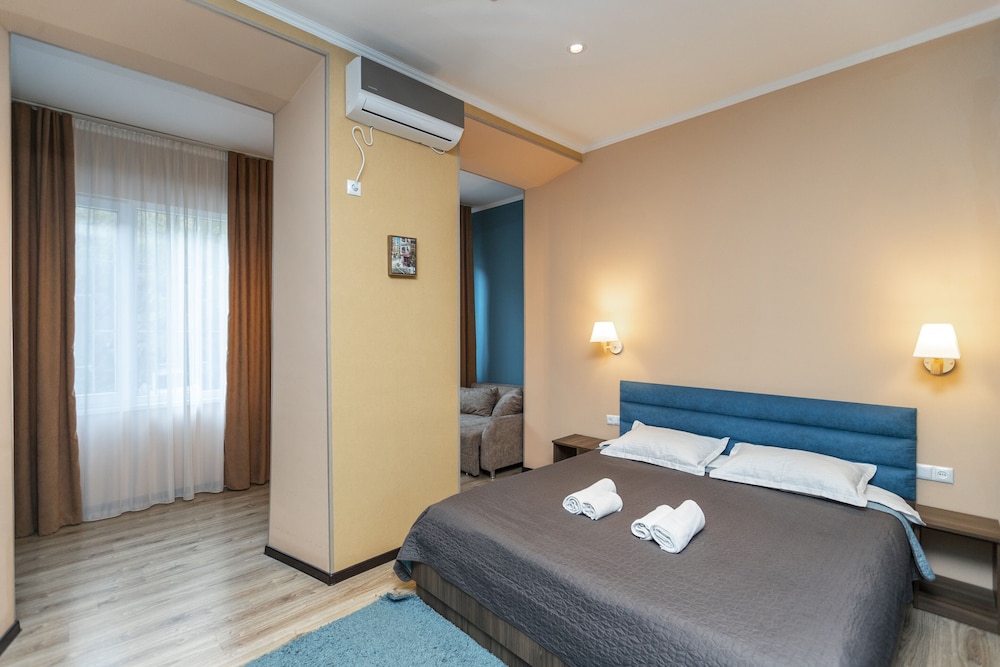 Family Double Room, 1 King Bed with Sofa bed, Non Smoking photo 1
