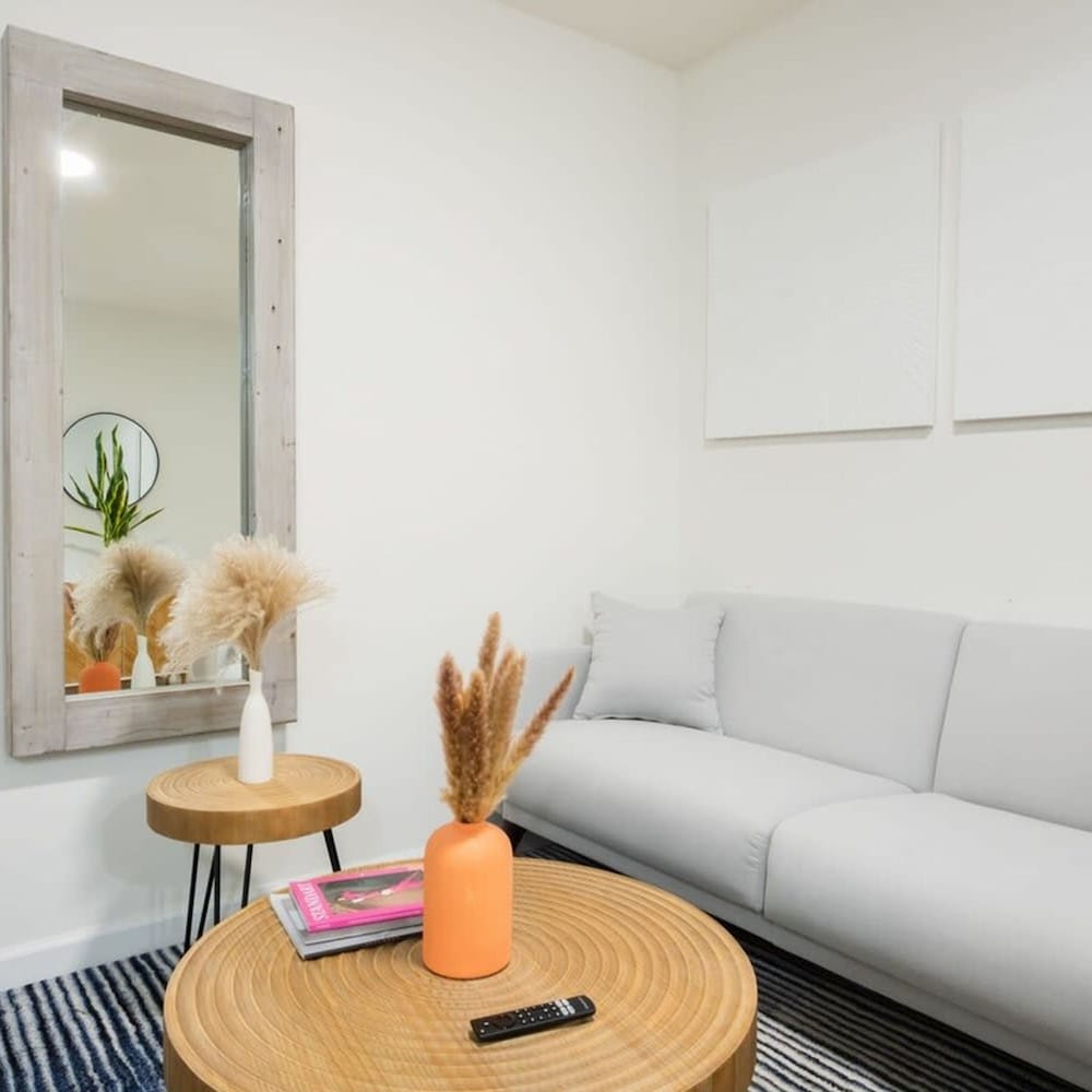 Apartment photo 2