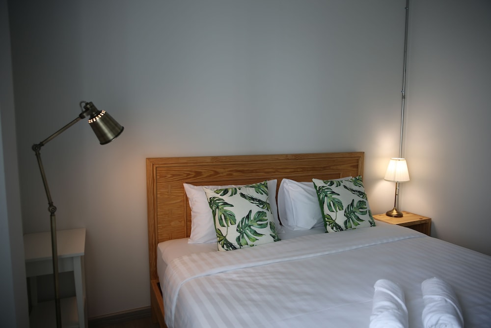 Deluxe Room - Photo 6