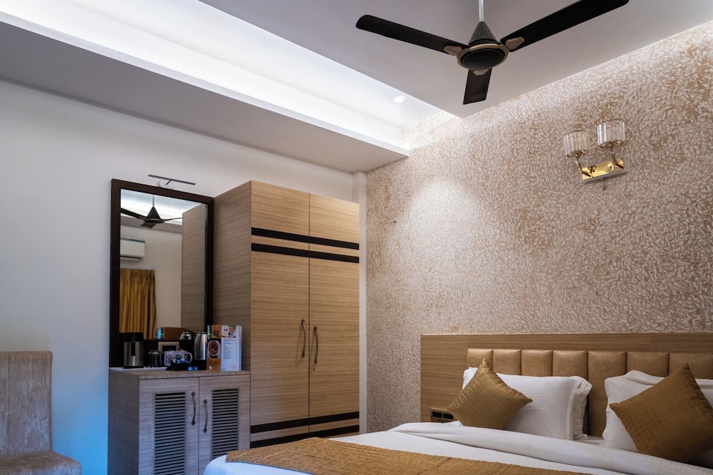 Deluxe Room, City View