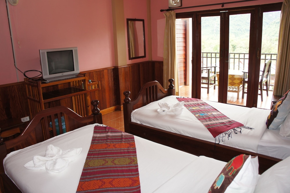 Standard Twin Room, River View photo 1