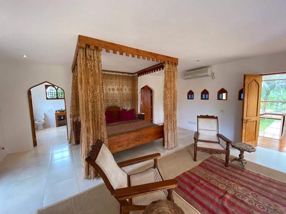 Luxury Villa photo 1