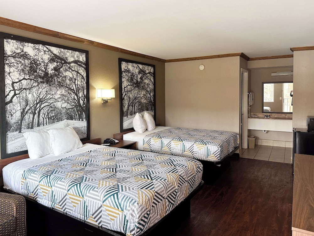 Standard Room, 2 Double Beds, Non Smoking, Refrigerator & Microwave - Photo 3