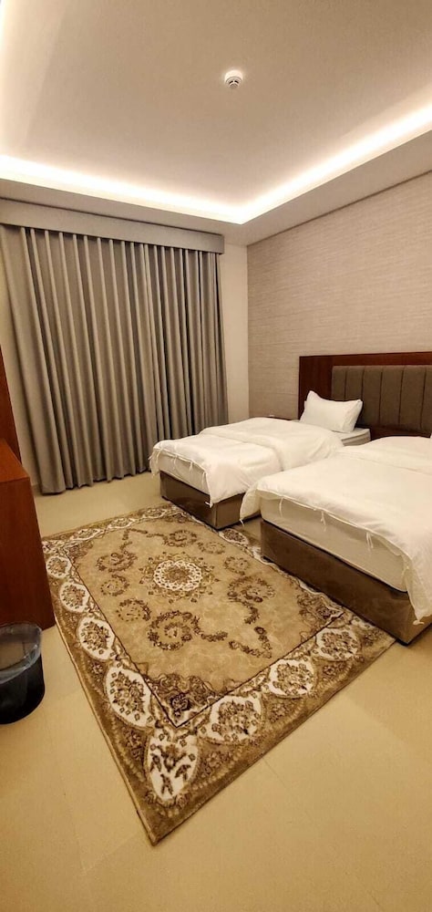 Basic Double or Twin Room, Mixed Dorm, Kitchen, City View