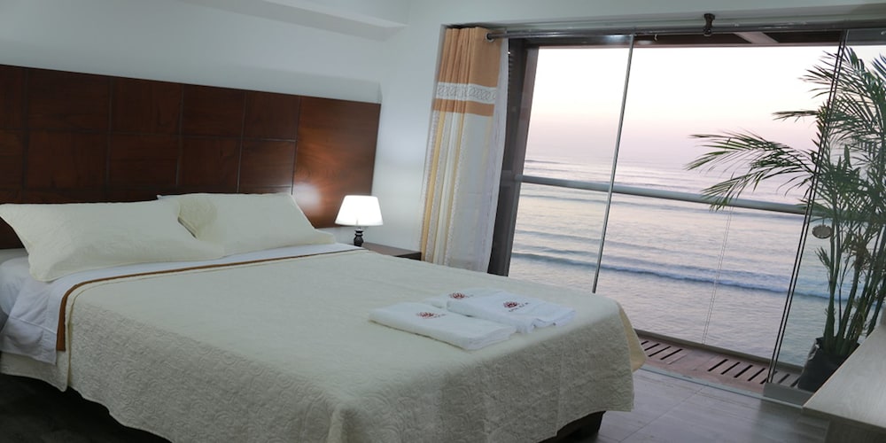 Superior Room, 1 King Bed, Ocean View photo 2