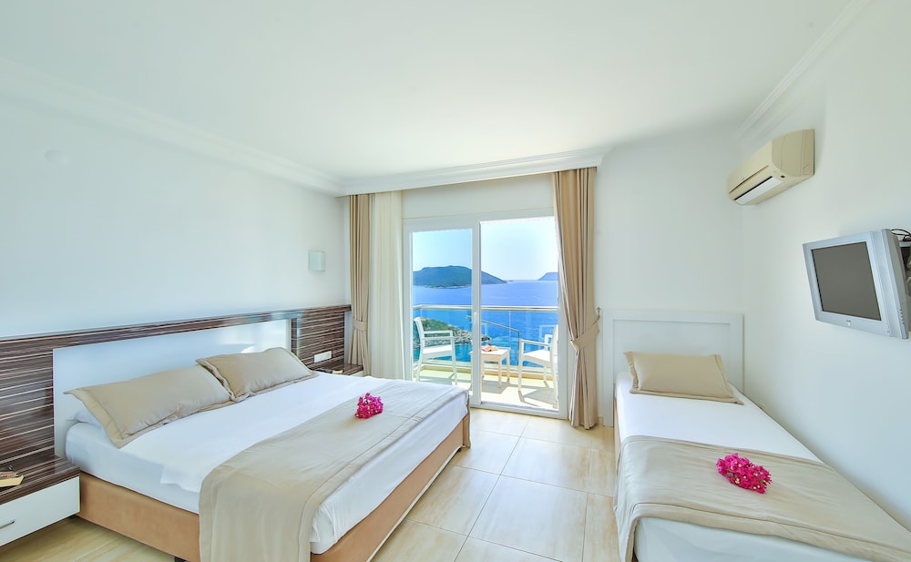 Triple Room, Sea View photo 3