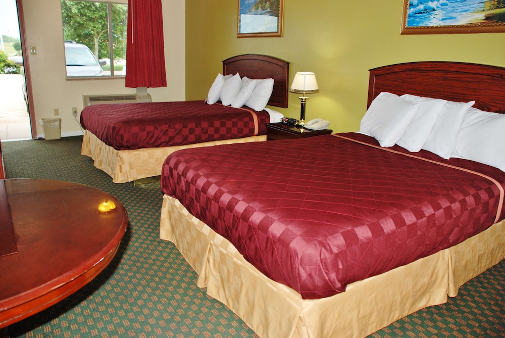 Room, 2 Double Beds - Photo 1