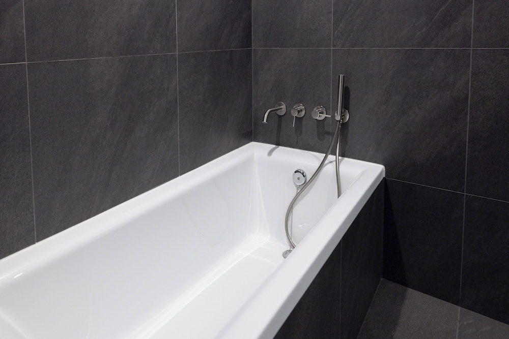 Hot spring Standard Twin photo 3