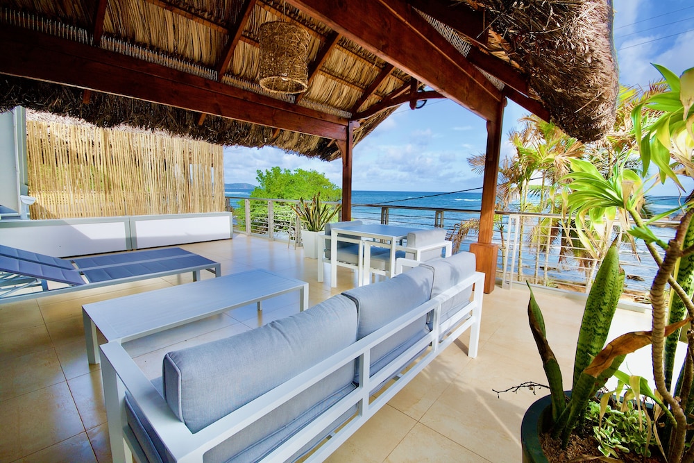 Standard Suite, Sea View