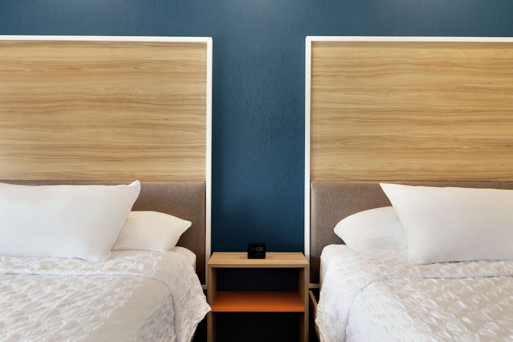 Room, 2 Queen Beds, Accessible (Hearing) photo 1