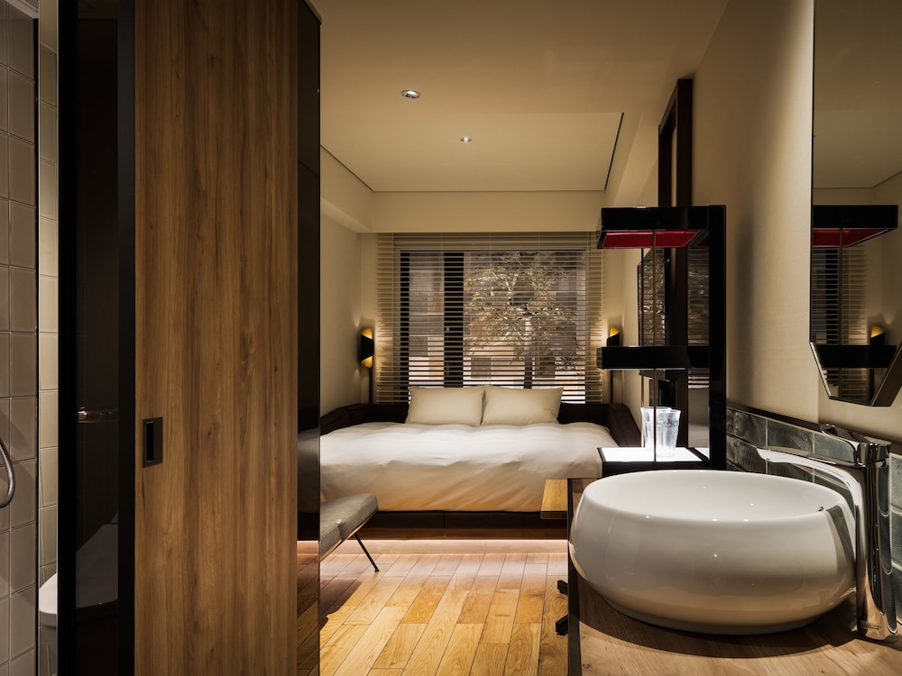 Premiere King Room