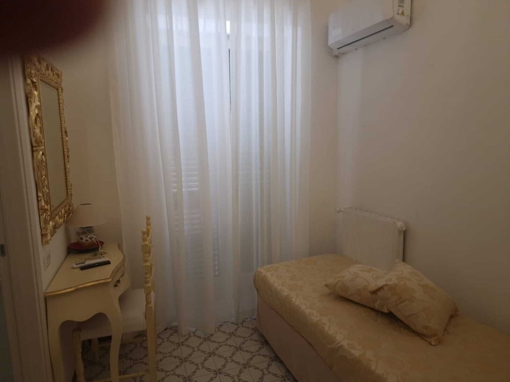 Basic Triple Room No View - Photo 2