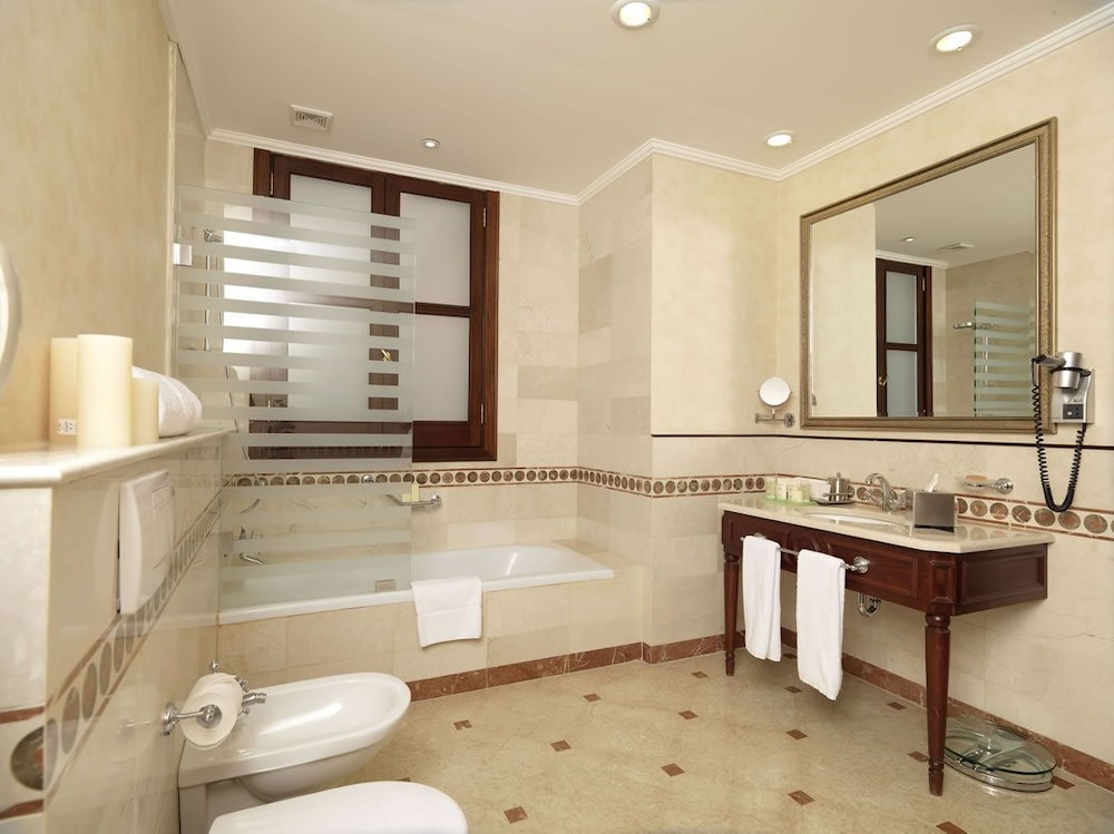 Two Bedroom Quad Room City View photo 2