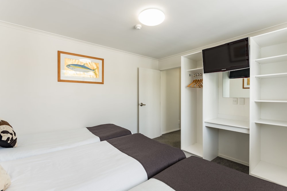 Deluxe Suite, 1 Bedroom, Non Smoking, Jetted Tub photo 2