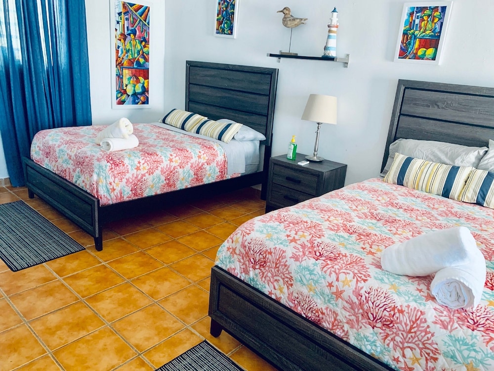 Dv 104 Deluxe Ocean View Suite / Kitchenette / 2 Full Size Beds, Oceanfront Property photo 2
