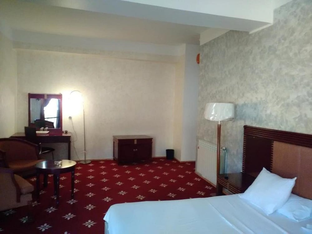 Standard Double or Twin Room photo 3
