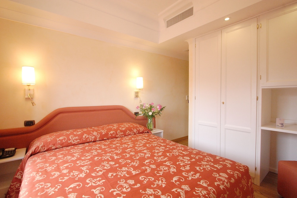 Double Room, City View - Photo 5