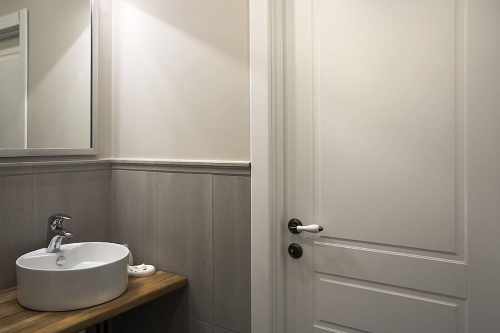Standard Double or Twin Room, Courtyard View photo 3