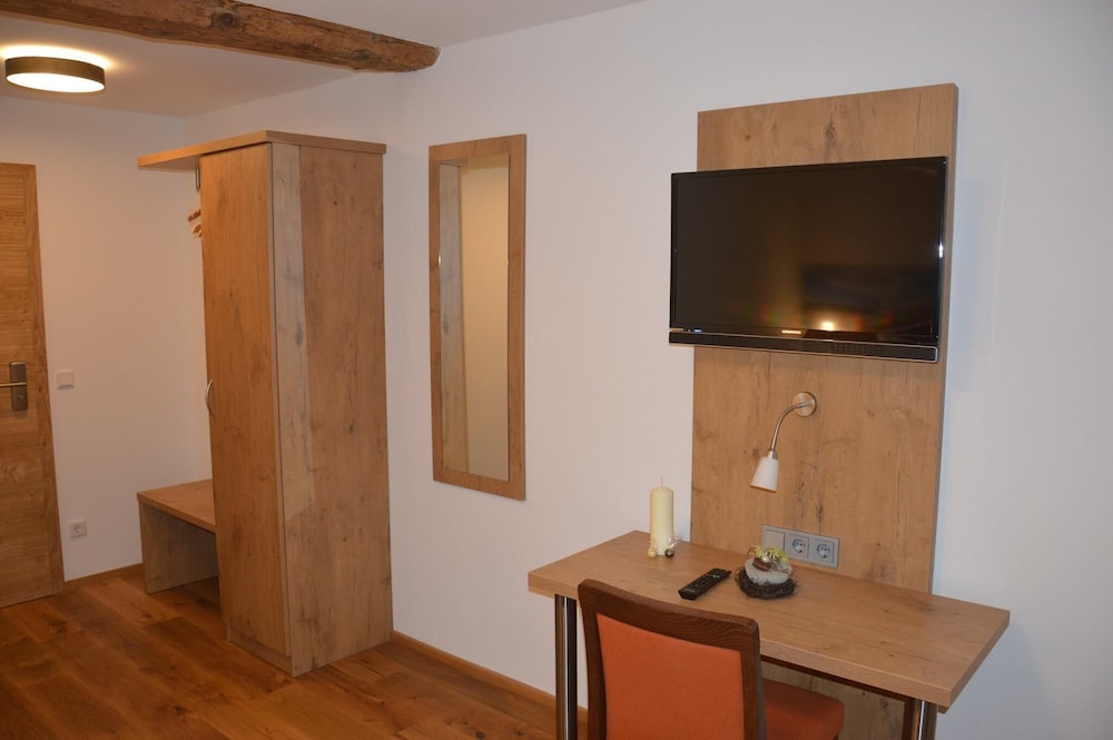 Deluxe Studio, Kitchenette photo 2