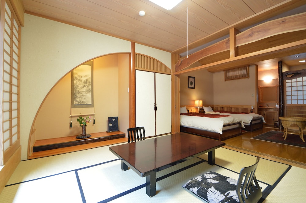 Superior Japanese-Western Style Room with Open-air Bath - Photo 3