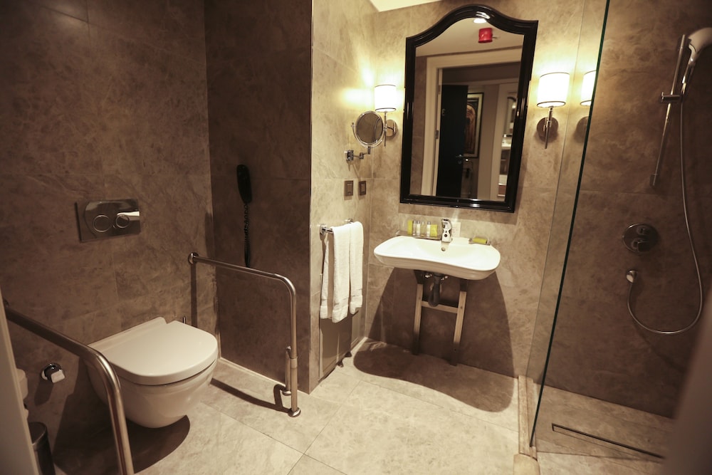 Room, 1 King Bed, Accessible (Guest) thumbnail 6
