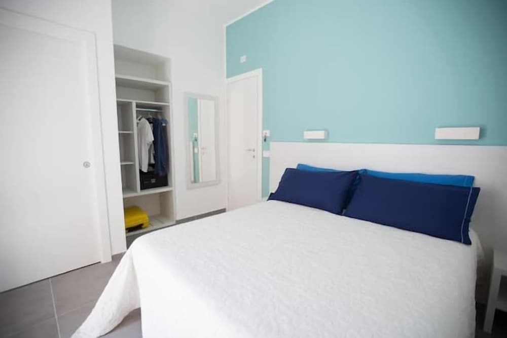 Deluxe Double Room, Balcony, Partial Sea View