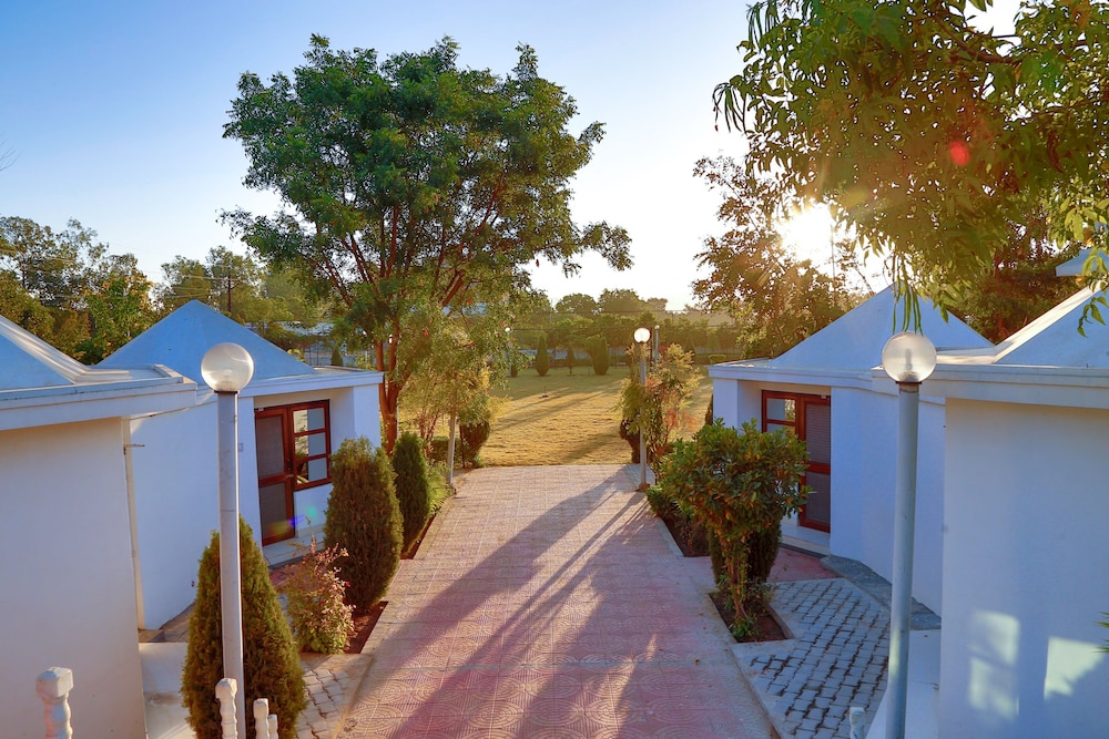 Premium Double Room, 1 Double Bed, Refrigerator, Resort View photo 2