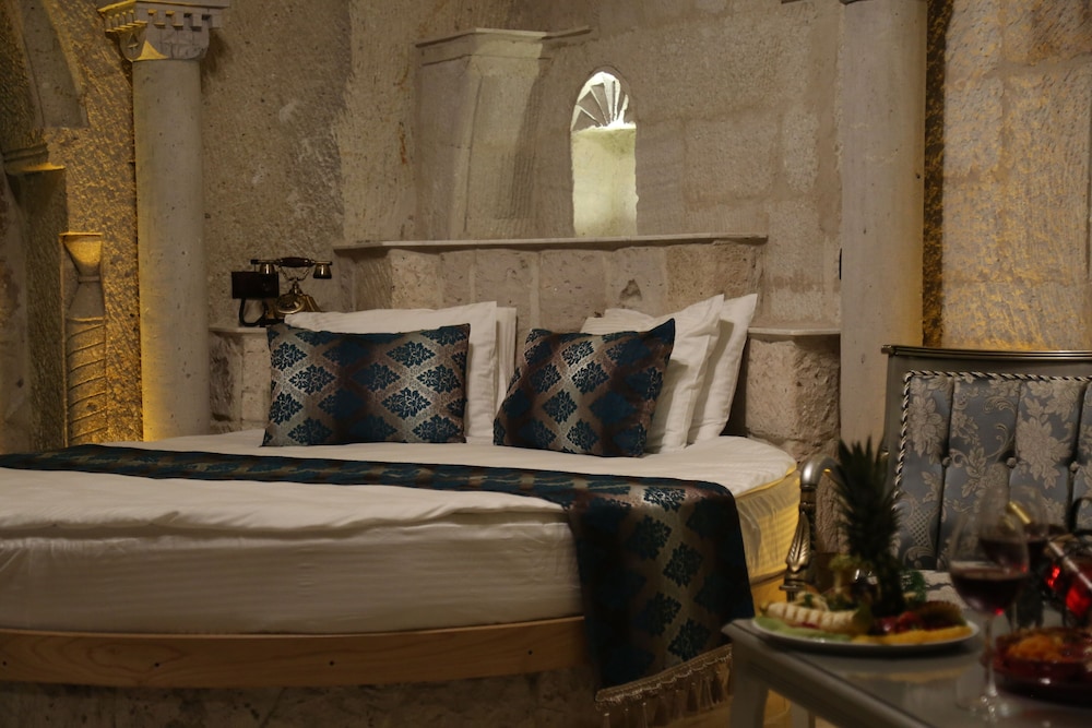 Queen Suite - Photo 7