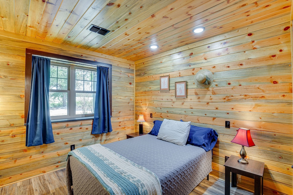 House (2 Bedrooms) photo 1