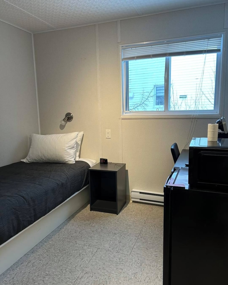 Economy Room, 1 Twin Bed