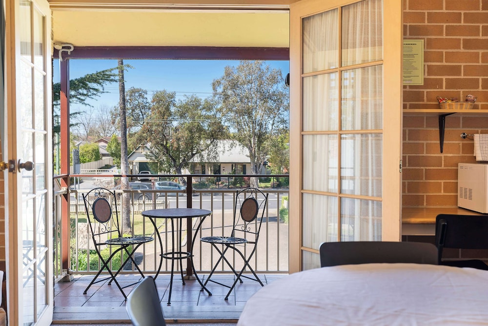 Deluxe Room, Multiple Beds, Non Smoking, Balcony, photo 6