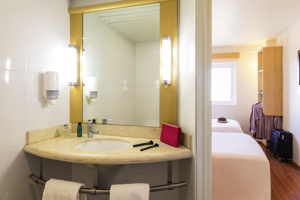 Standard Double Room, 1 Double Bed - Photo 10