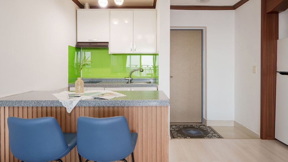 Basic Room, 1 Bedroom (202 Deepblue) - Photo 9